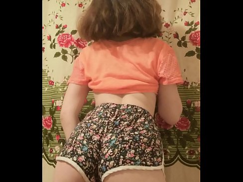 ❤️ Seksi mlada beba skida kratke hlačice pred kamerom ☑ Jebeni video  kod nas ☑