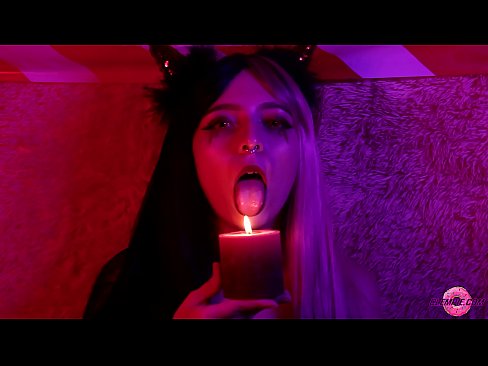❤️ Strastveno pušenje od seksi sukubusa s ispunjenim ustima ☑ Jebeni video  kod nas ☑