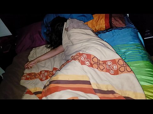 ❤️ Posinak grdi svoju mladu maćehu dok ona spava. ☑ Jebeni video  kod nas ☑