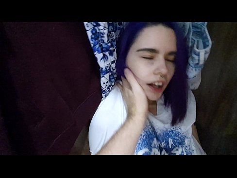 ❤️ Našao sam svoju sestru u ormaru i pomogao joj da svrši ☑ Jebeni video  kod nas ☑