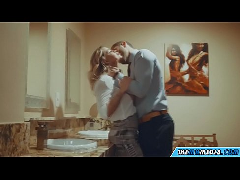 ❤️ Kad te prsata plavuša zavede u javnom zahodu ☑ Jebeni video  kod nas ☑